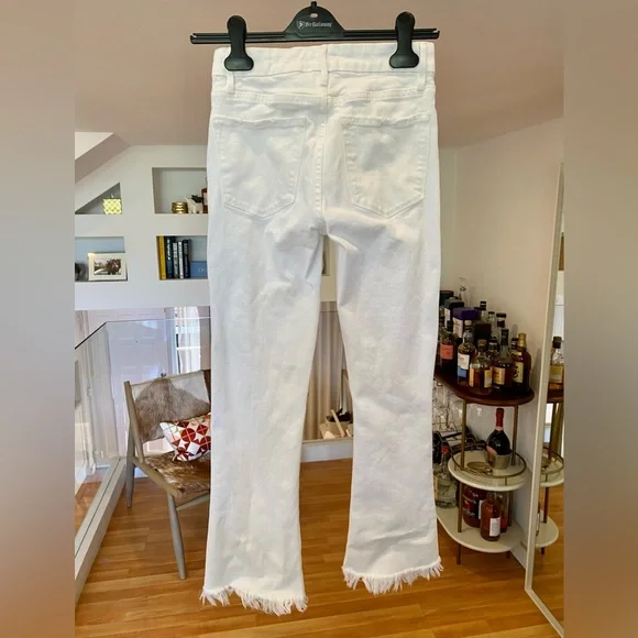 Frame “Le Crop Mid-Rise Mini Bootcut” Jeans in White | Size 23 - Picture 17 of 17